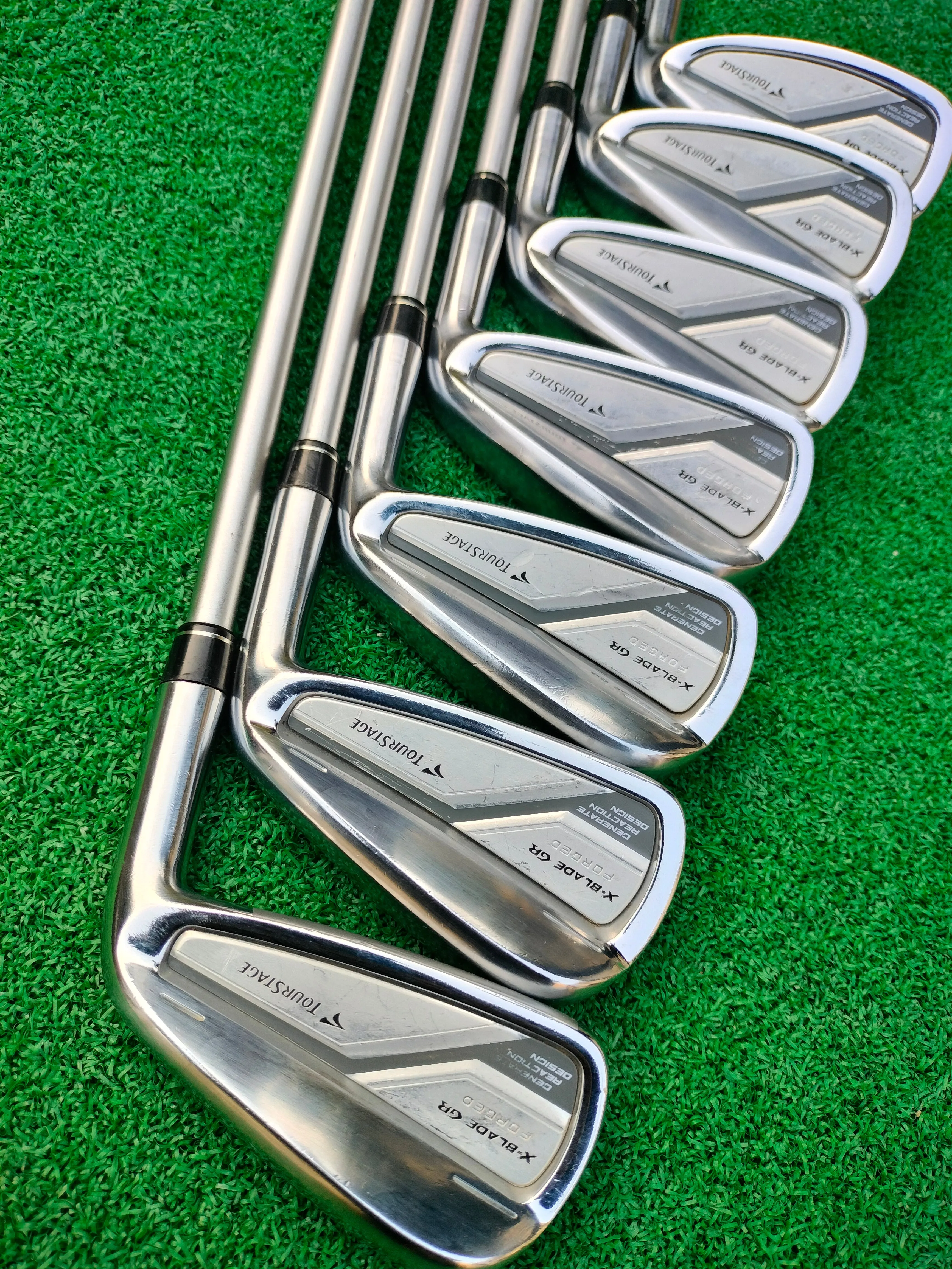 Bridgestone TourStage X-Blade GR Forged Iron Set 4-PW