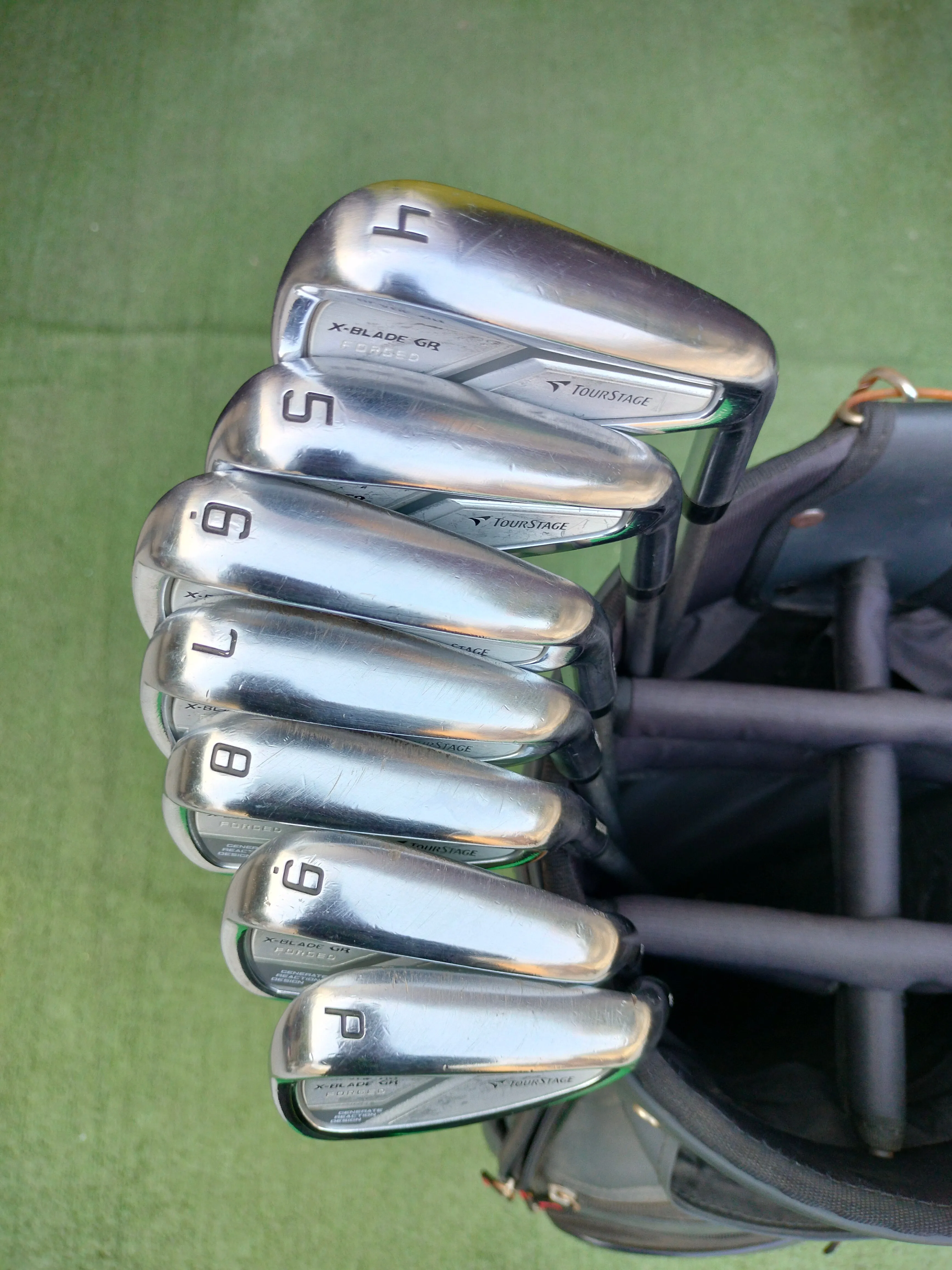 Bridgestone TourStage X-Blade GR Forged Iron Set 4-PW