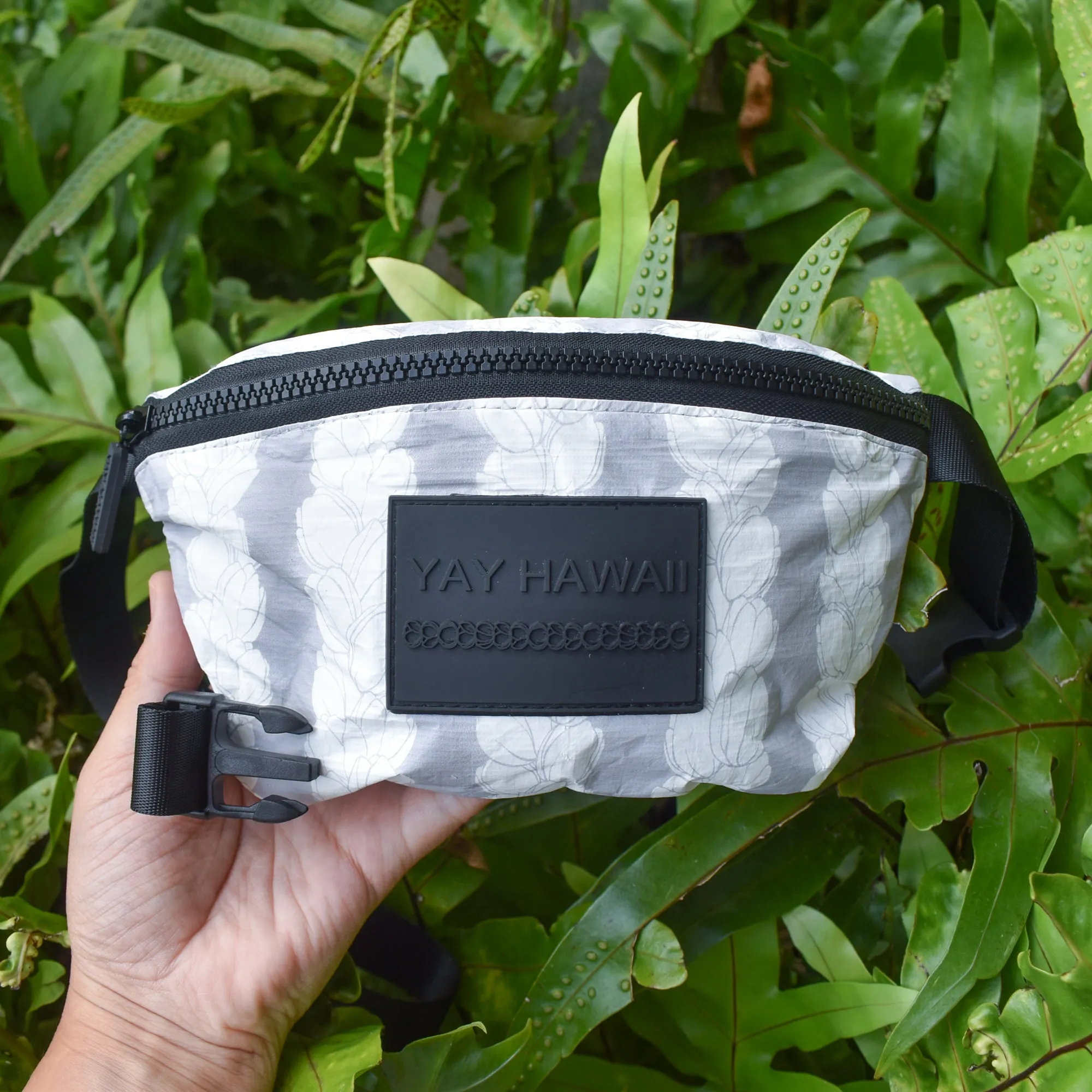 Double Pikake Lei Tyvek Fanny Pack