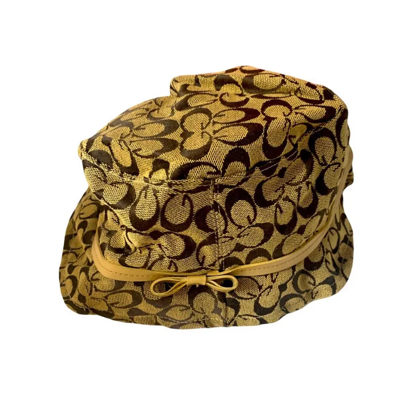 Guess bucket hat