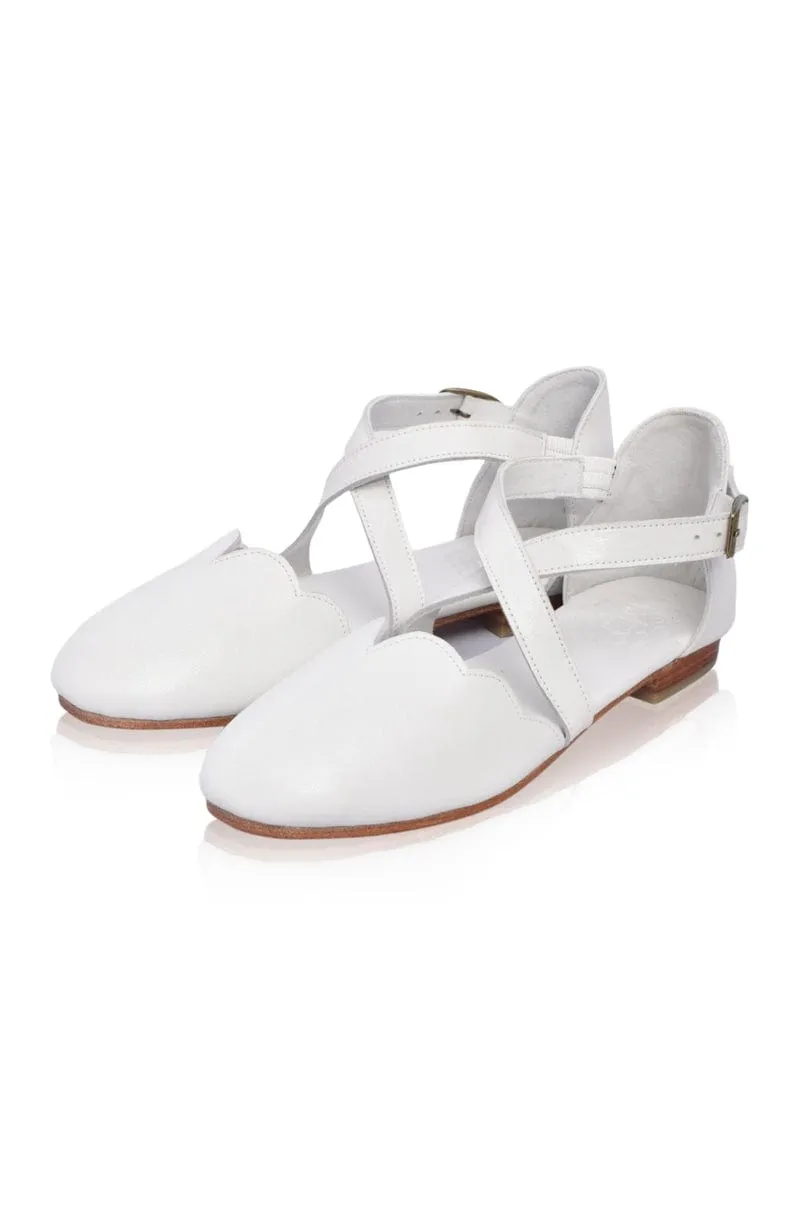 Mangrove Leather Flats in White