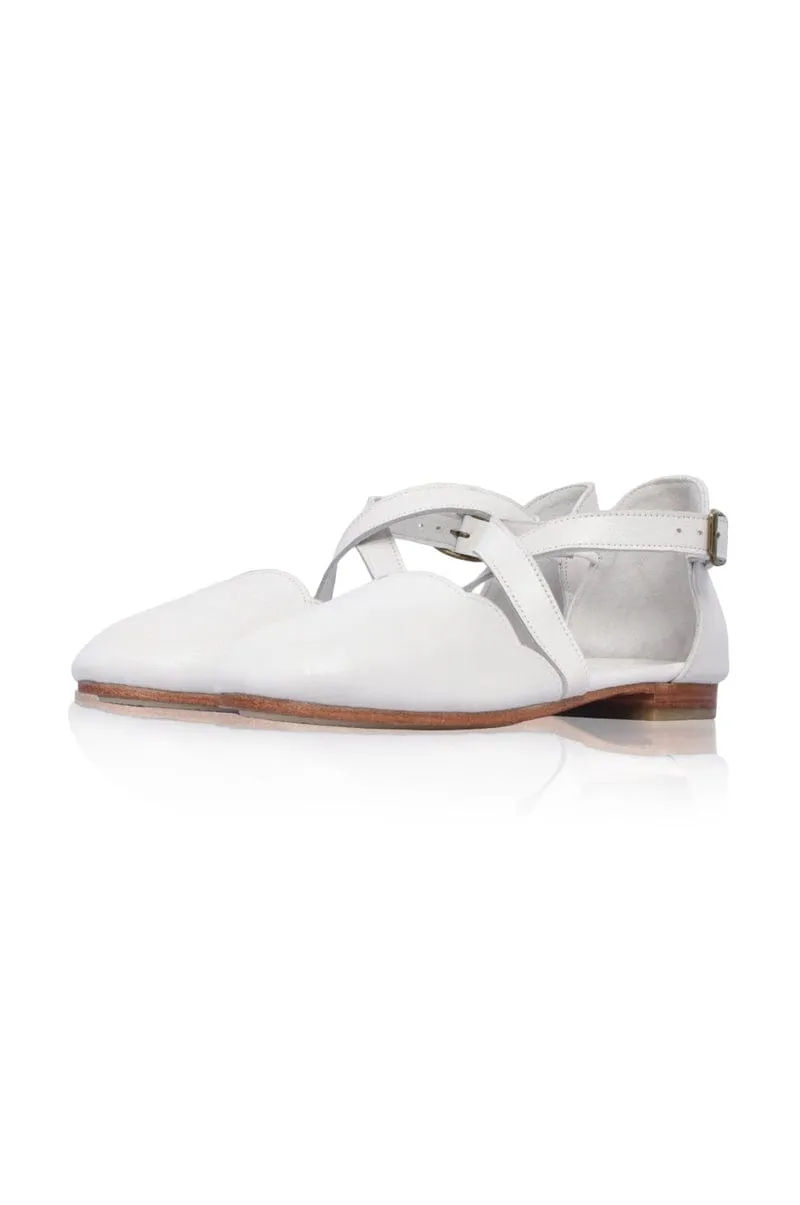 Mangrove Leather Flats in White