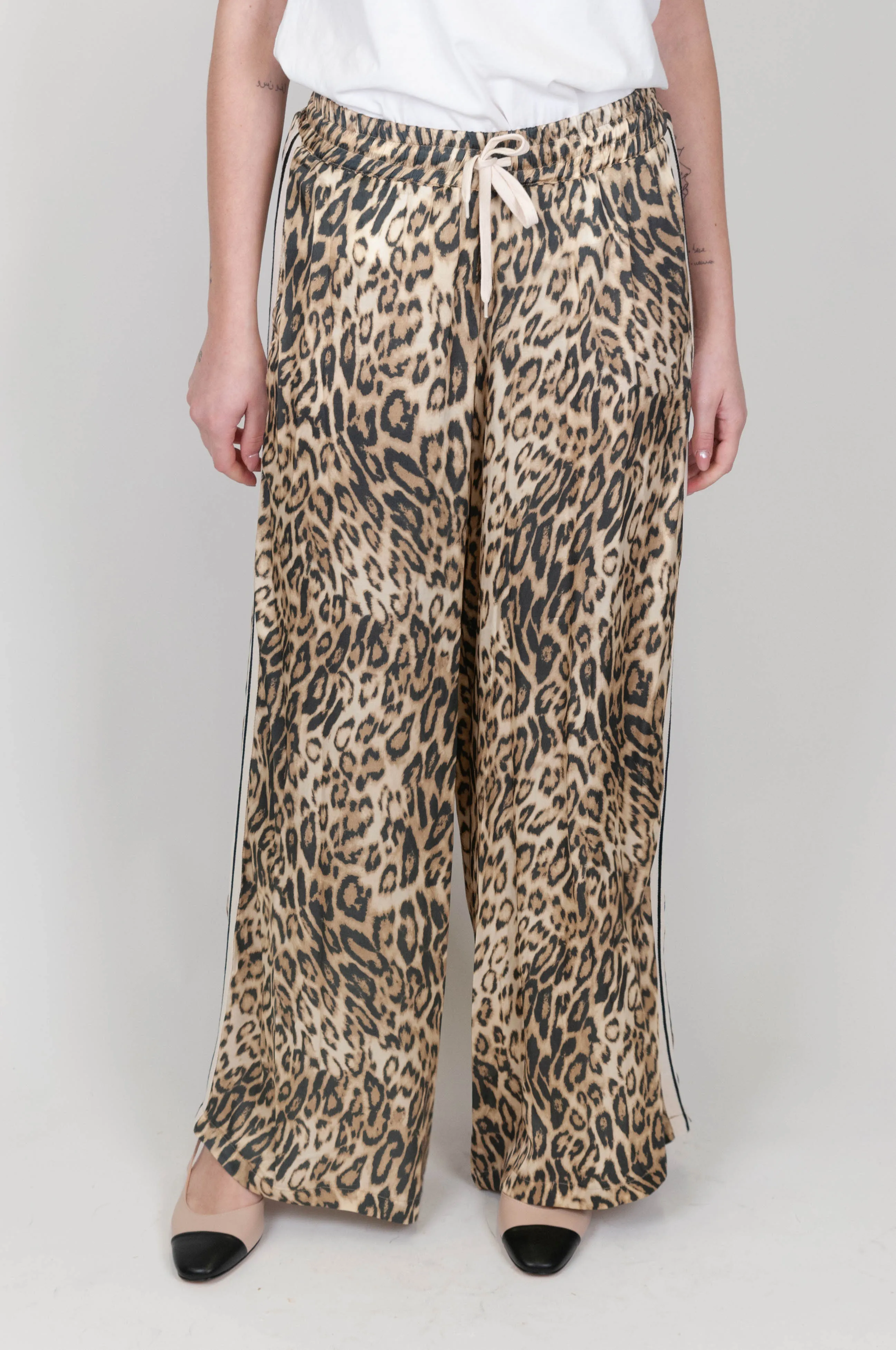 Tensione in - Pantalone palazzo in viscosa con coulisse fantasia animalier