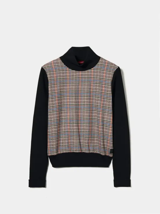 Turtleneck sweater with checkered pattern