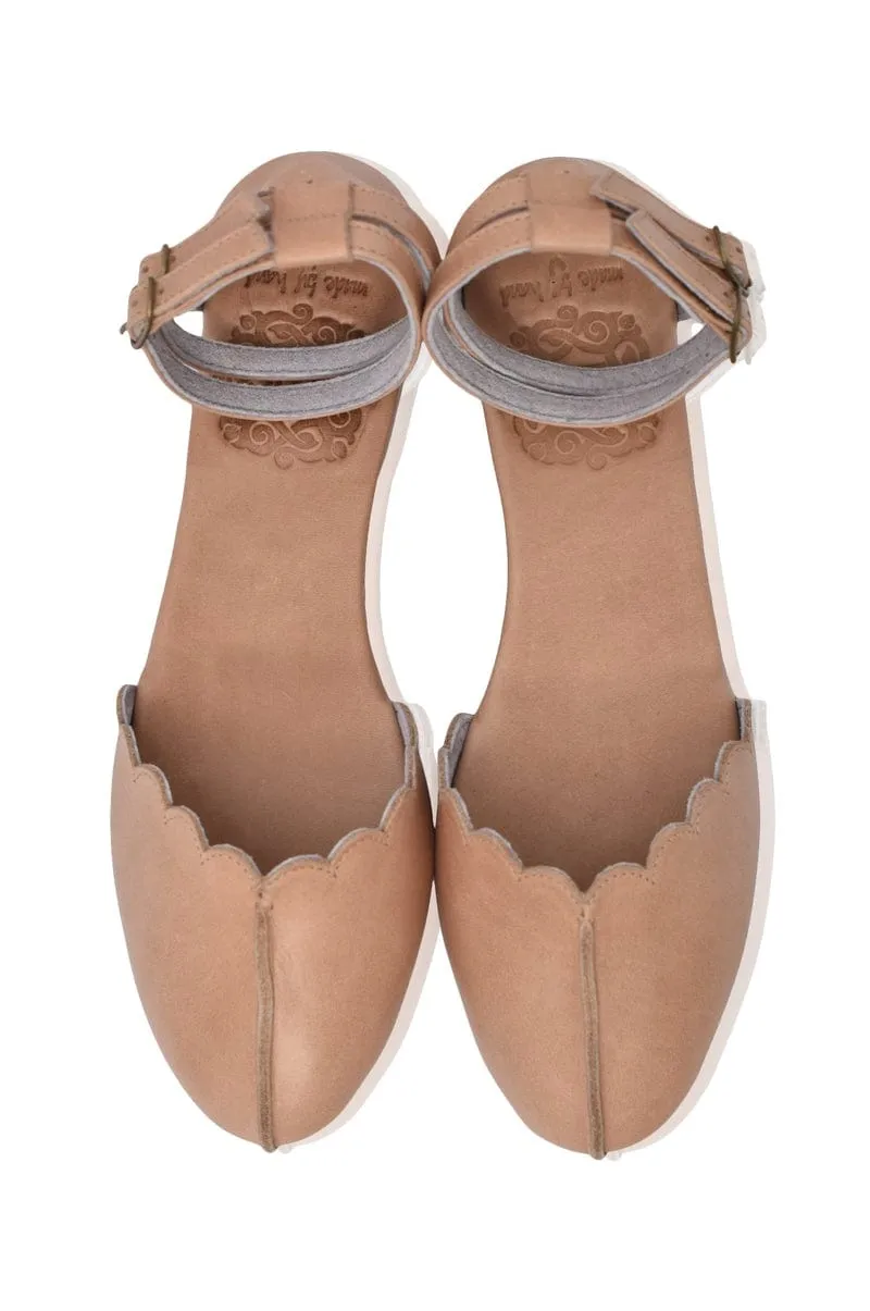 Venus Leather Flats in Vintage Beige