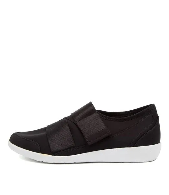 Ziera Shoes Women's Urban Comfort Shoe - Black/White Sole